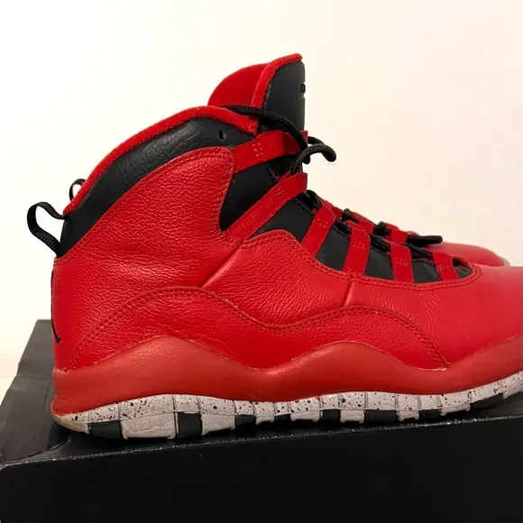 Air Jordan 10 Retro 30th BG &quot;Bulls Over Broadway” Size 6Y Good Condition