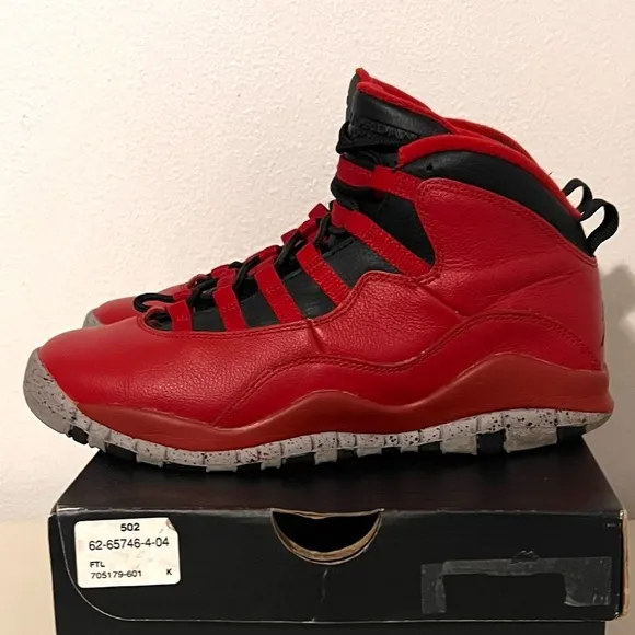 Air Jordan 10 Retro 30th BG &quot;Bulls Over Broadway” Size 6Y Good Condition