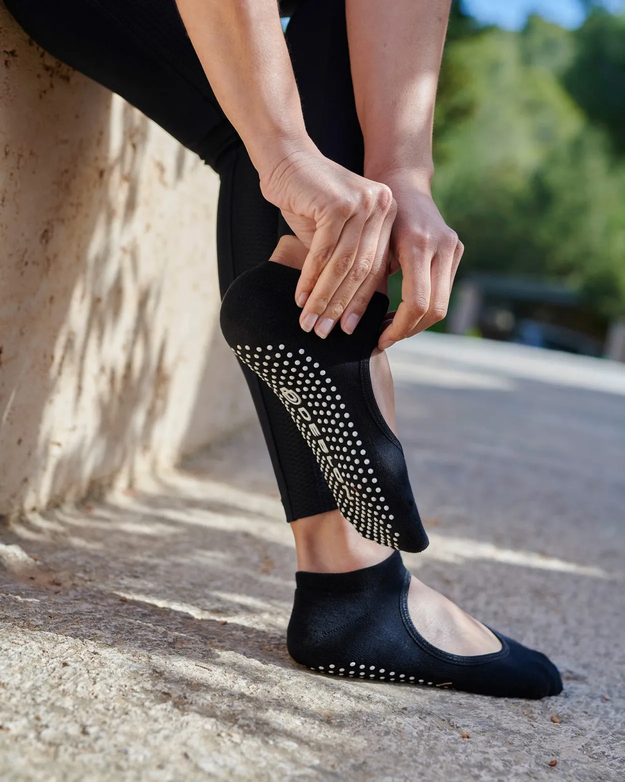 Deblon Pilates Socks | Black