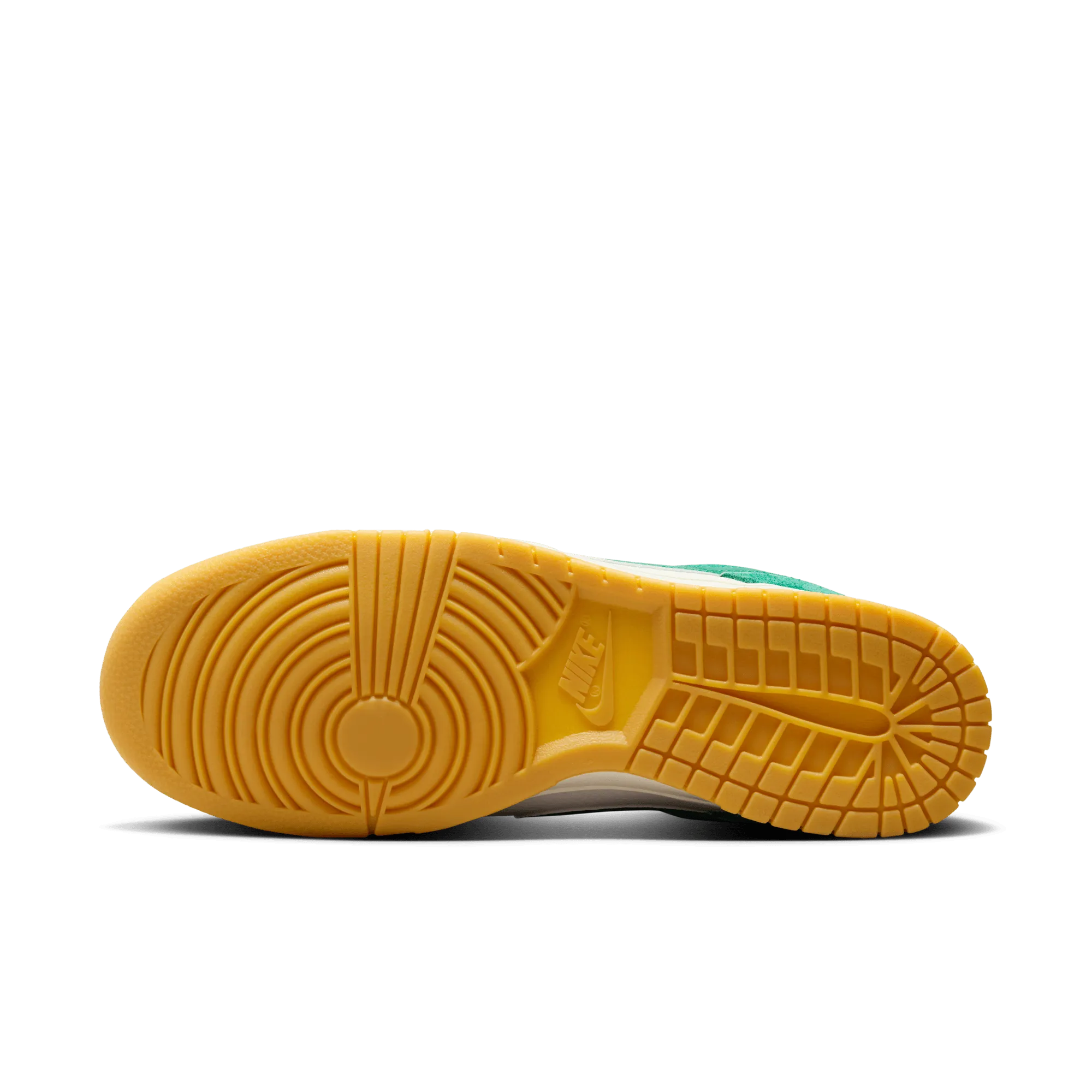 NIKE DUNK LOW SE