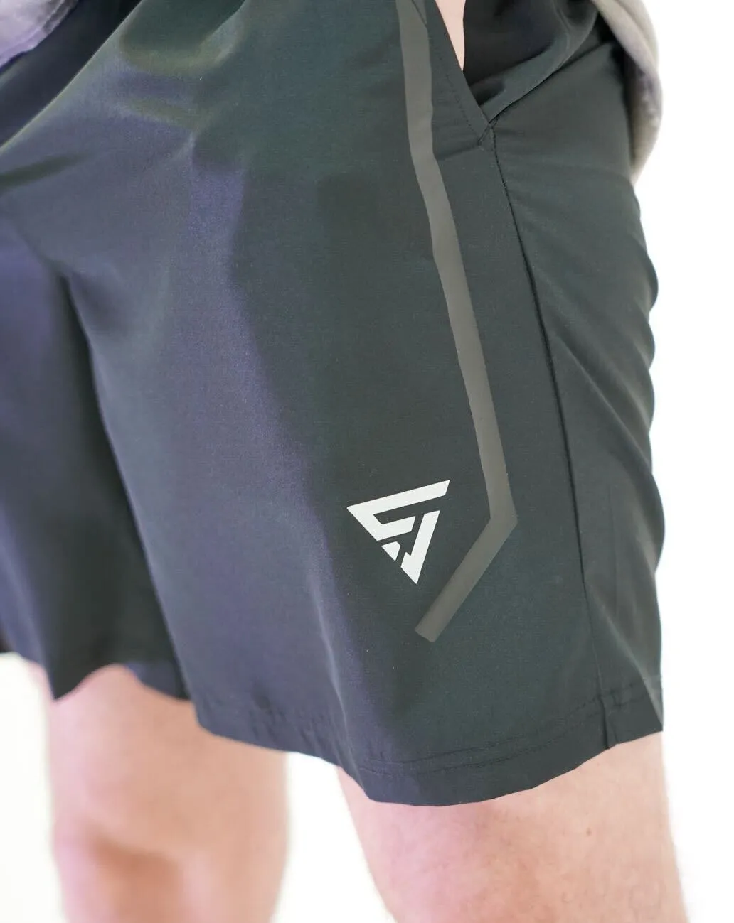 SHARPFIT TRAINING SHORTS