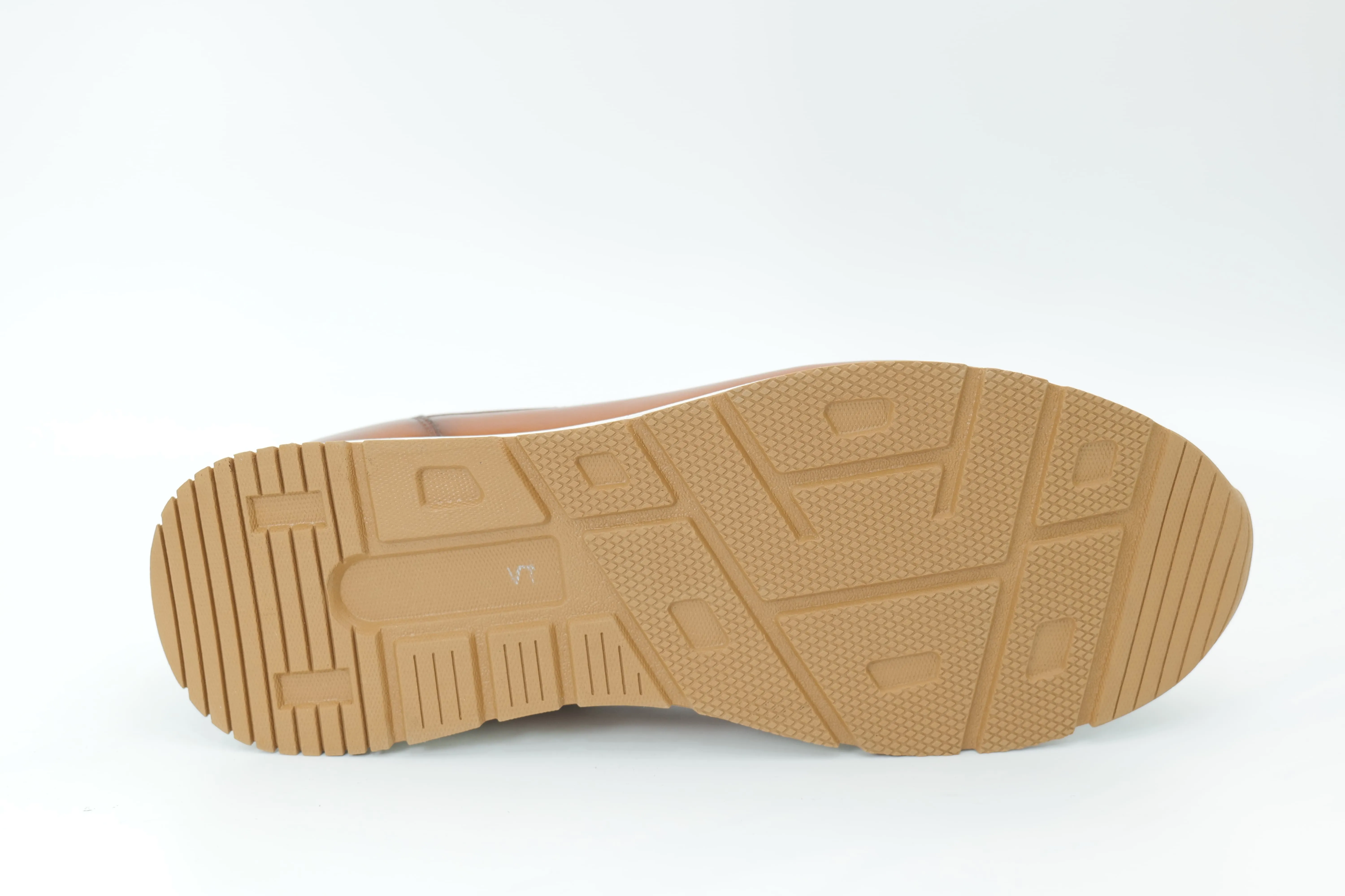 Sports shoes