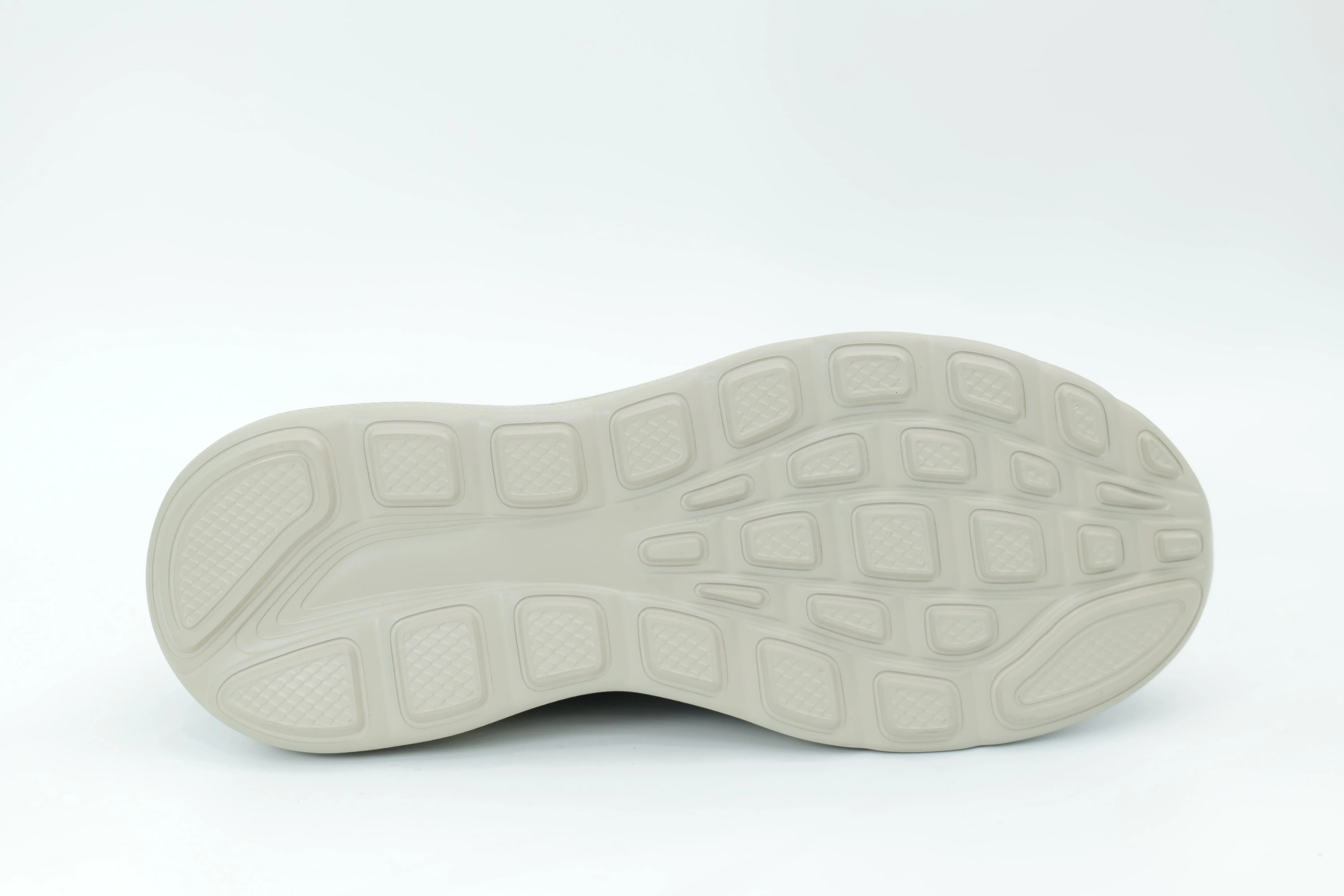 Sports shoes
