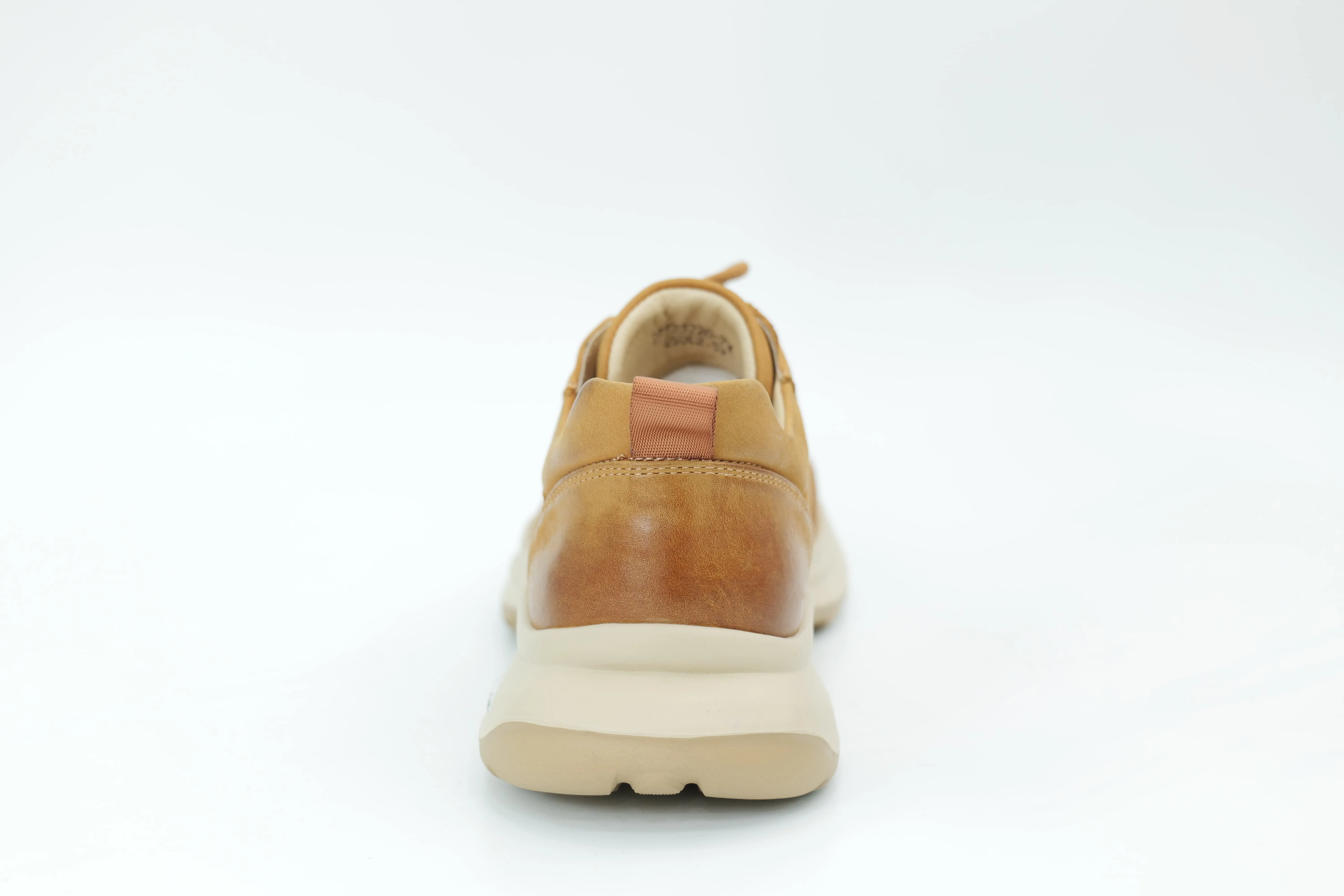 Sports shoes