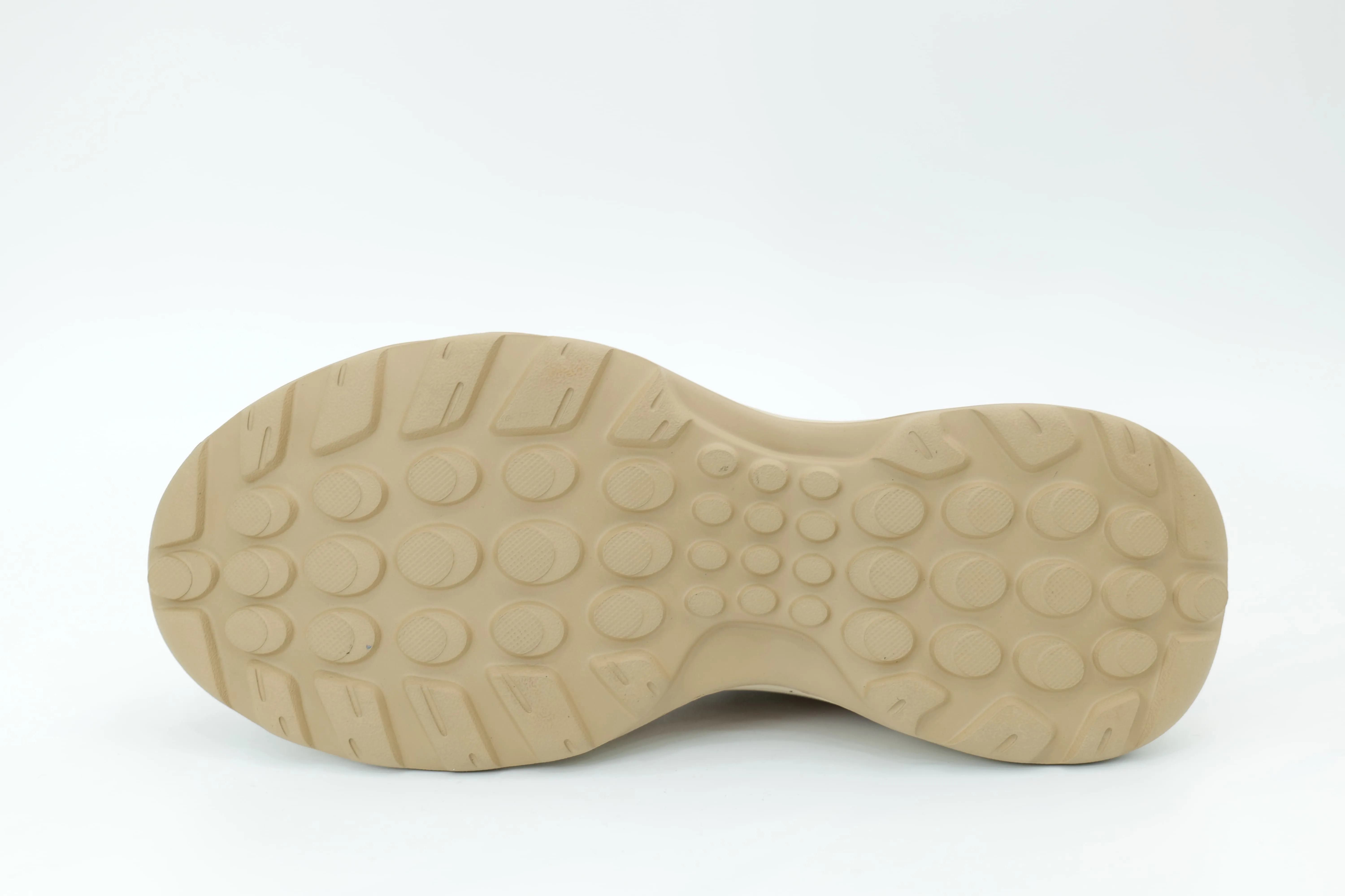 Sports shoes