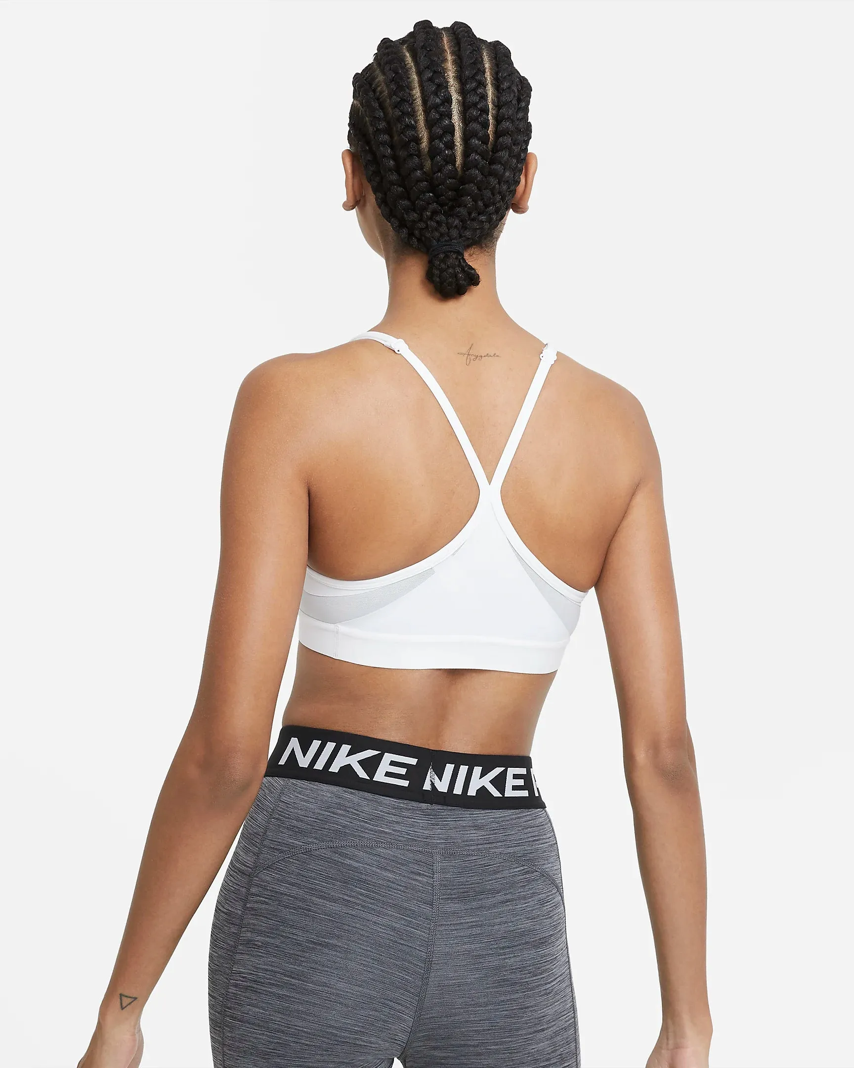 TOP NIKE INDY BRA SPALLINA STRETTA DONNA NERO e BIANCO TRAINING CROSSFIT